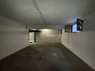 Garage in affitto a brescia via del risorgimento 77