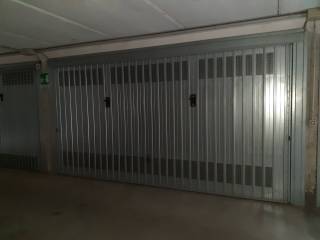 Garage in vendita a meda via 25 aprile