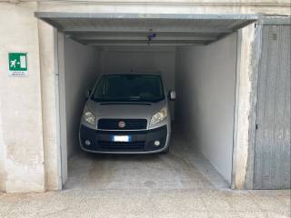 Garage in vendita a taranto via monsignor giuseppe blandamura, 4