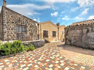 Rustico in vendita a zafferana etnea via cimitero civita, snc