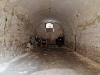 Garage in affitto a matera via andrea serrao