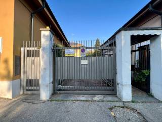 Garage in vendita a monza via vincenzo bellini