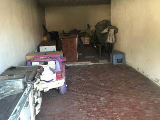 Garage in vendita a oggiono via per lecco