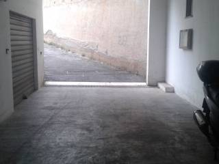 Garage in affitto a palermo via gioacchino arnone