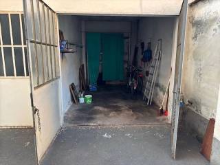 Garage in vendita a torino via chatillon, 40a