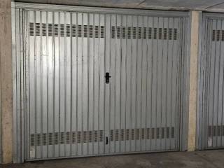 Garage in affitto ad arcore via giuseppe verdi, 4