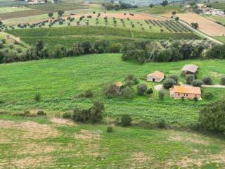 Casale in vendita a magliano in toscana strada di cupi