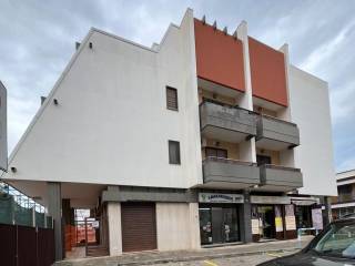 Posto auto in vendita a bari via francesco pepe