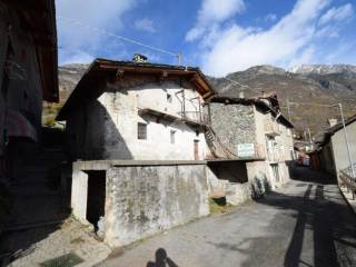 Rustico in vendita a châtillon frazione pissin, 40