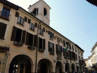 Appartamento in vendita ad abbiategrasso piazza castello