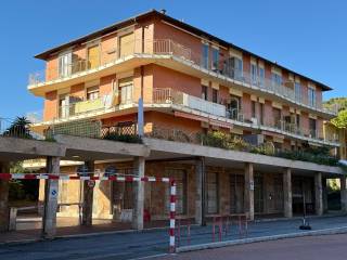 Appartamento in vendita a san bartolomeo al mare piazza magnolie, 13