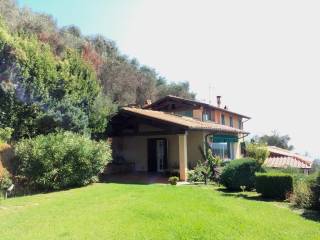 Villa in vendita a camaiore via da montebello a camaiore