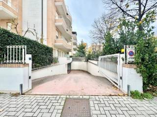 Garage in vendita a san benedetto del tronto via francesco todaro, 21