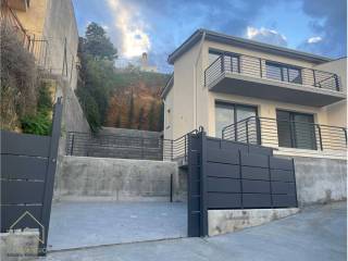 Villa bifamiliare in vendita ad altavilla milicia via passi 12