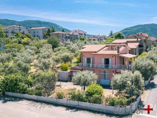 Villa in vendita a poggio moiano via antonio gramsci