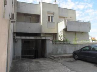 Garage in vendita a galatina via livorno, 14