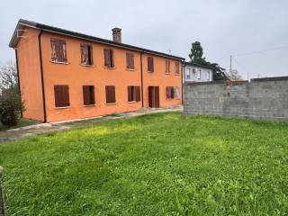 Villa bifamiliare in vendita a castelmassa via cascina