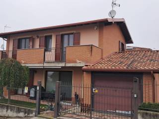 Villa in vendita a casteggio via sandro pertini, 13