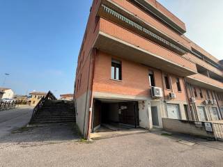 Garage in vendita a ferrara via giuseppe fabbri