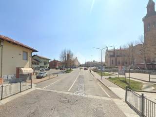 Negozio in affitto a san carlo canavese piazza martiri della libertà, 11