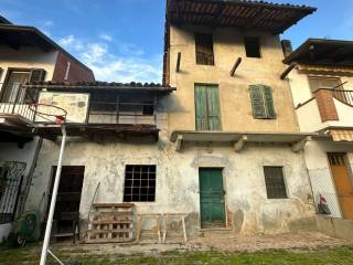 Casa indipendente in vendita ad alice castello via santhià, 3