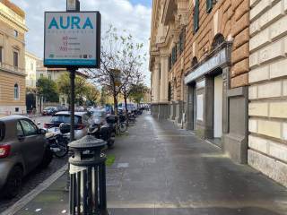 Negozio in affitto a roma via cola di rienzo