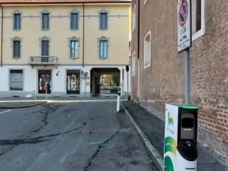 Garage in vendita a tortona piazza tito speri, 1