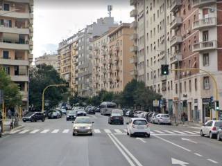 Negozio in affitto a roma via magnagrecia