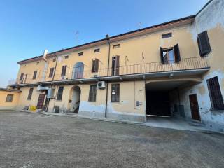 Appartamento in affitto a castelverde via castelleone, 9