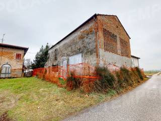 Rustico in vendita a cento via bondenese 86