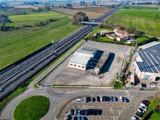 Capannone in vendita a somaglia autostrada del sole