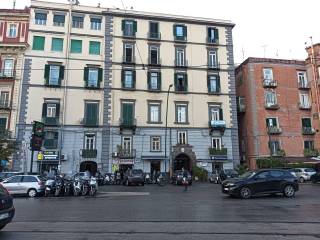 Garage in affitto a napoli piazza sannazaro, 71