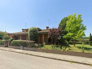 Villa bifamiliare in vendita ad argenta via giorgio de chirico, 5