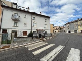 Casa indipendente in vendita a ovindoli via nicola sebastiani