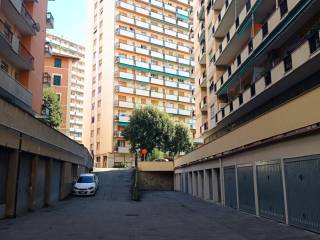 Garage in vendita a genova via giovanni opisso, 184