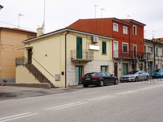 Appartamento in vendita a porto san giorgio borgo fratelli rosselli, 125