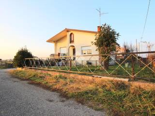 Villa in vendita a remanzacco via ziracco, 81