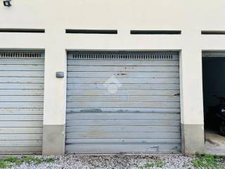 Garage in vendita a pisa via amerigo vespucci, 22