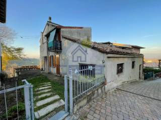 Casa indipendente in vendita a san damiano al colle ridosso