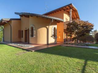 Villa in vendita a bernareggio 