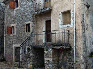 Casa indipendente in in vendita da privato a sant'eufemia a maiella via sant'eufemia, 4