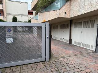 Garage in affitto a gallarate via felice cavallotti