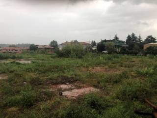 Terreno residenziale all'asta a carugo via luigi cadorna, 5