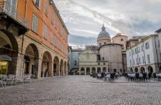 Negozio in vendita a reggio nell'emilia 