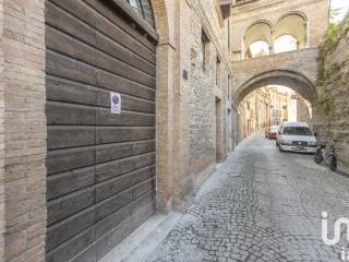 Garage in vendita a matelica via guglielmo oberdan, 32