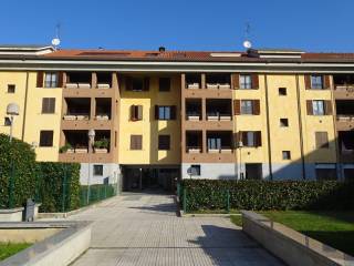 Garage in vendita a rho via statuto, 1