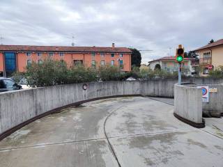 Garage in vendita a castelfranco veneto via paolo veronese