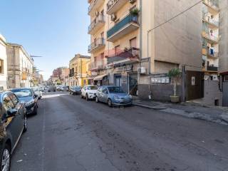 Garage in vendita a catania via duca degli abruzzi, 133