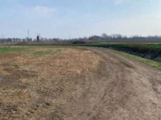 Terreno agricolo all'asta a sorgà via della giara