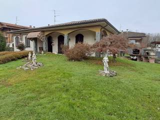 Villa in vendita a biandronno 